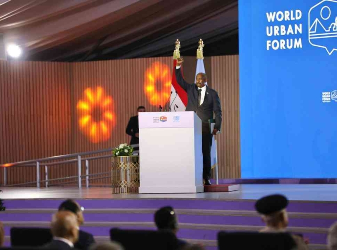 البرهان: الشعب السوداني يواجه حربا استهدفت مستقبله